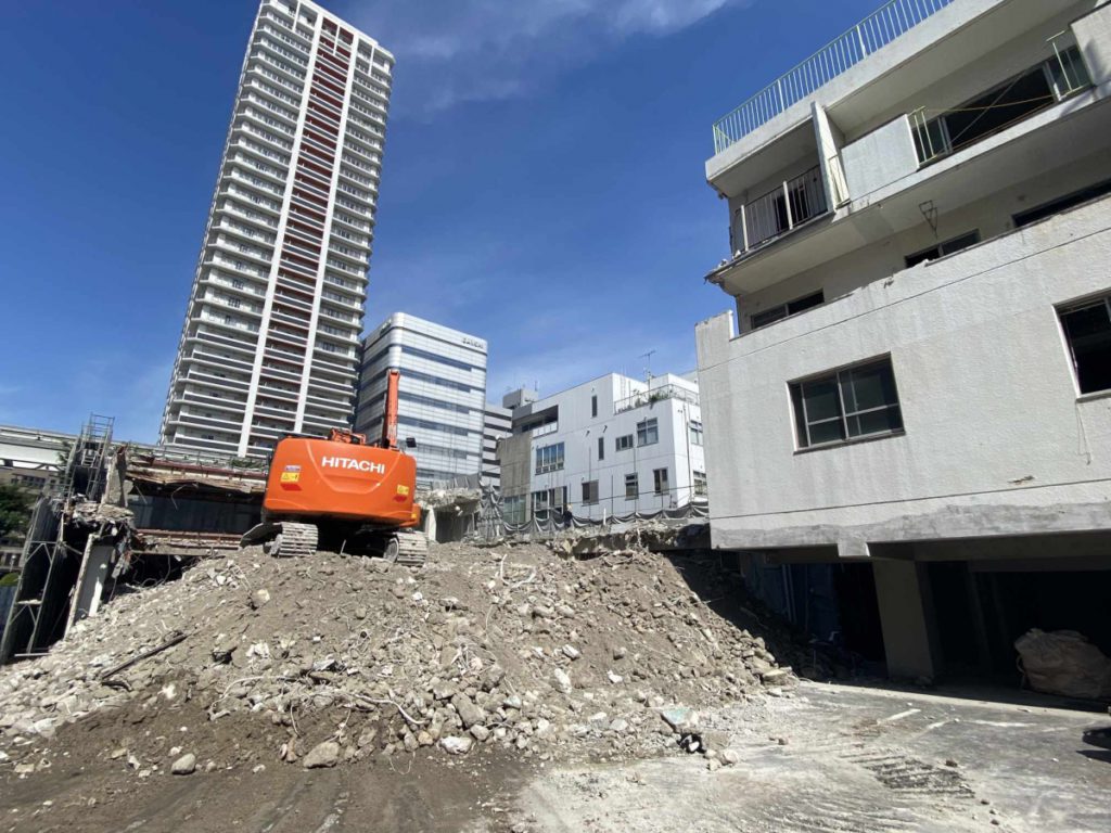既存本社解体工事中02